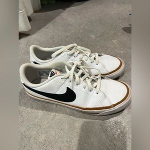 Nike Court Legacy Shoes